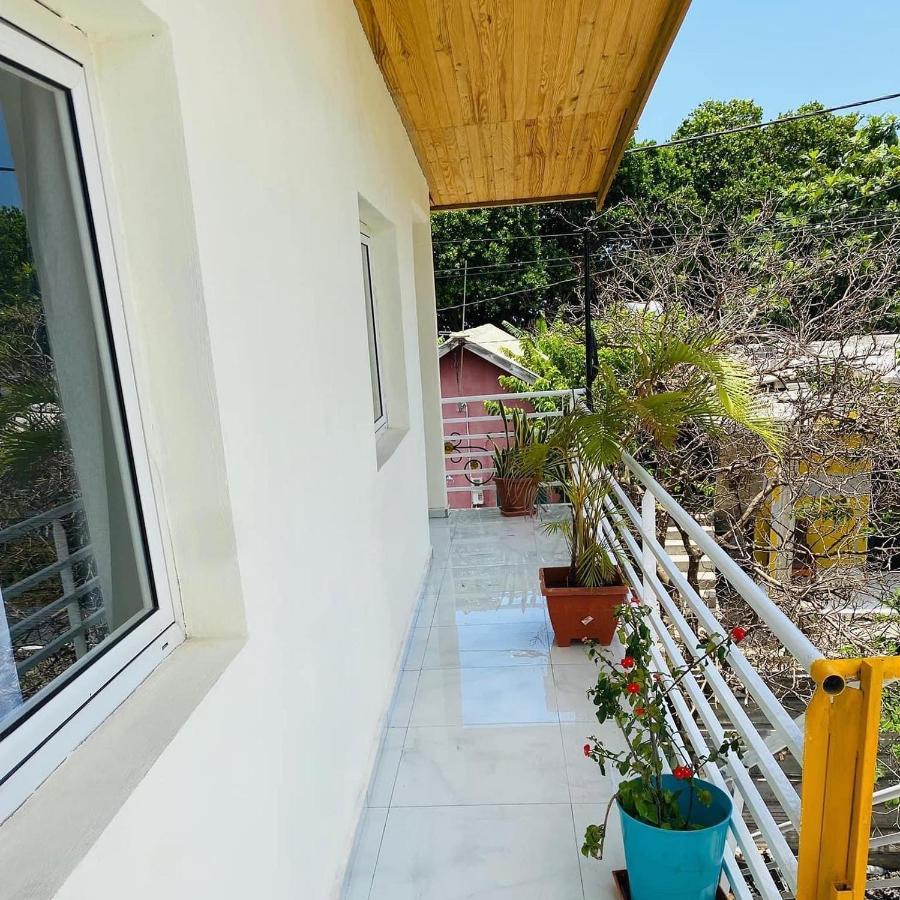 La Vue De Haut- T3 Avec Vue Imprenable Sur La Mer Villa Boueni Kültér fotó